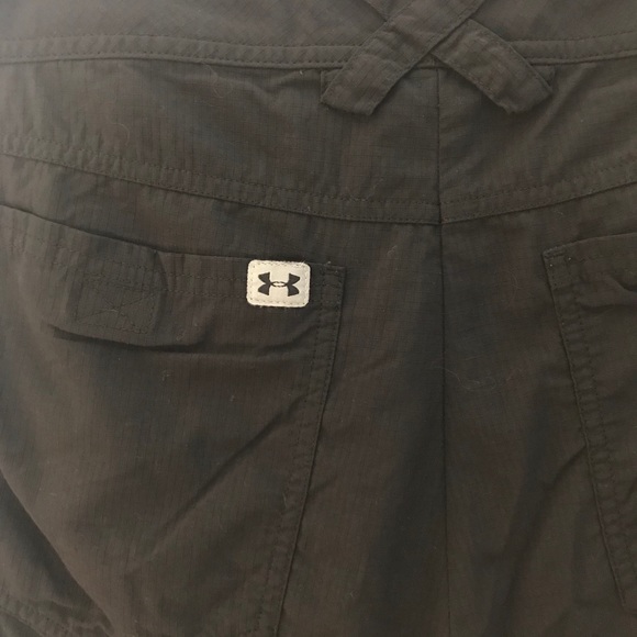 Men’s Black Under Armor Nylon Black Cargo Shorts - Picture 5 of 5